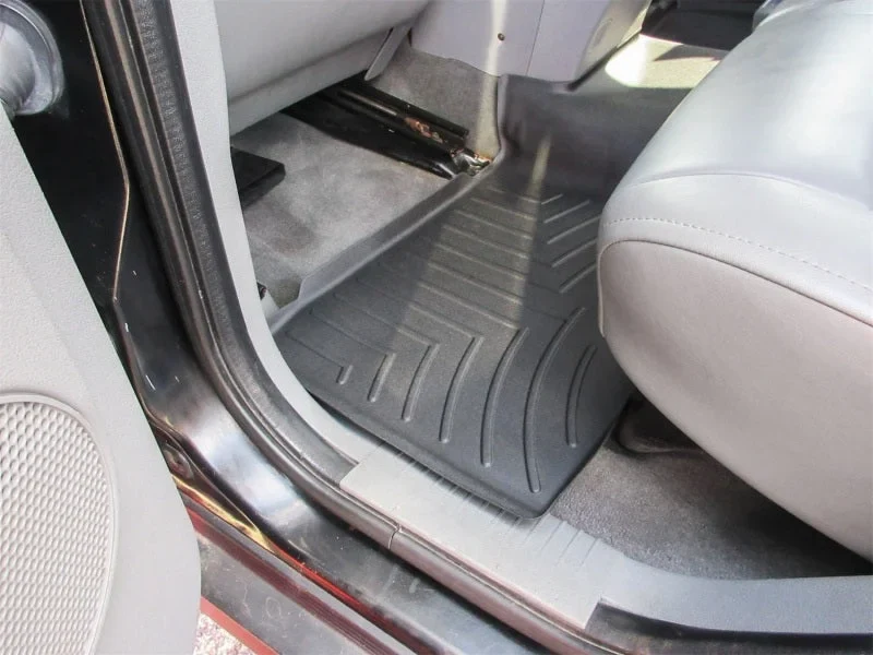 WeatherTech 05-10 Jeep Grand Cherokee Rear FloorLiner - Black - Additional View 5