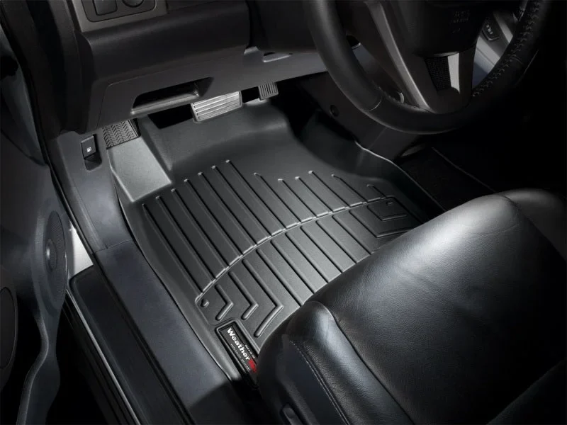 WeatherTech 07+ Honda CR-V Front FloorLiner - Black - Installation View
