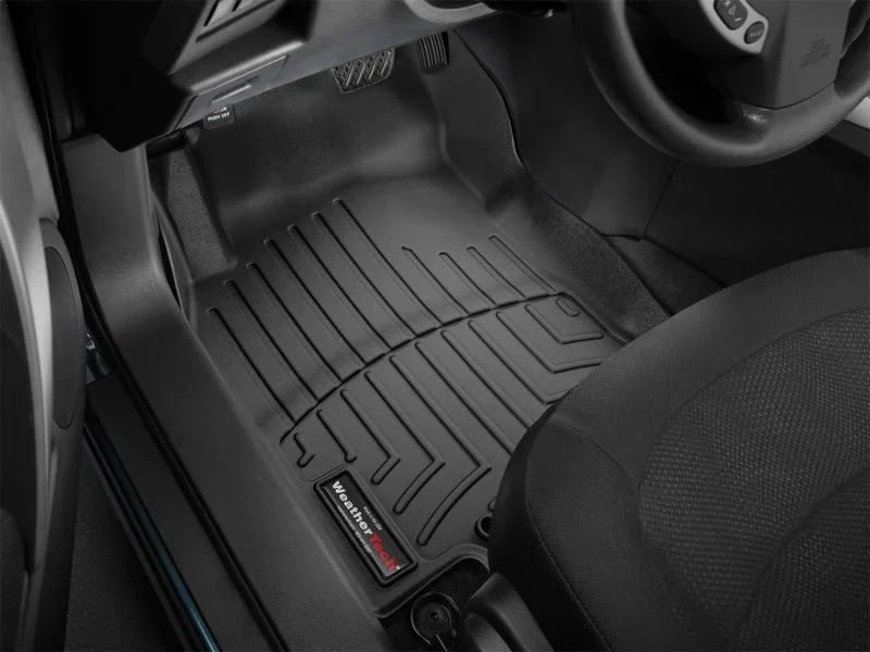 WeatherTech 14+ Nissan Rogue Front FloorLiners - Black - Installation View
