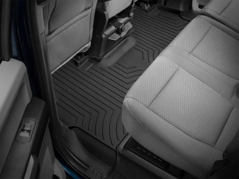 WeatherTech 2017+ Ford F-250/F-350/F-450/F-550 Rear FloorLiner HP - Black - Installation View