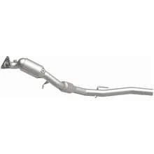 MagnaFlow Direct Fit Catalytic Converter 11-15 Volkswagen Touareg V6 3.6 OEM Underbody - Main Product View