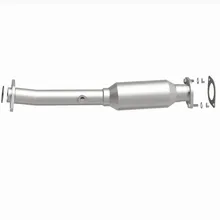MagnaFlow 05-06 Nissan Titan 5.6L Direct Fit Converter - Back View