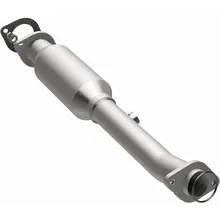 MagnaFlow 05-06 Nissan Titan 5.6L Direct Fit Converter - Installation View