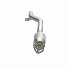 MagnaFlow 10-11 Porsche Cayenne 4.8L Direct Fit Converter - Installation View